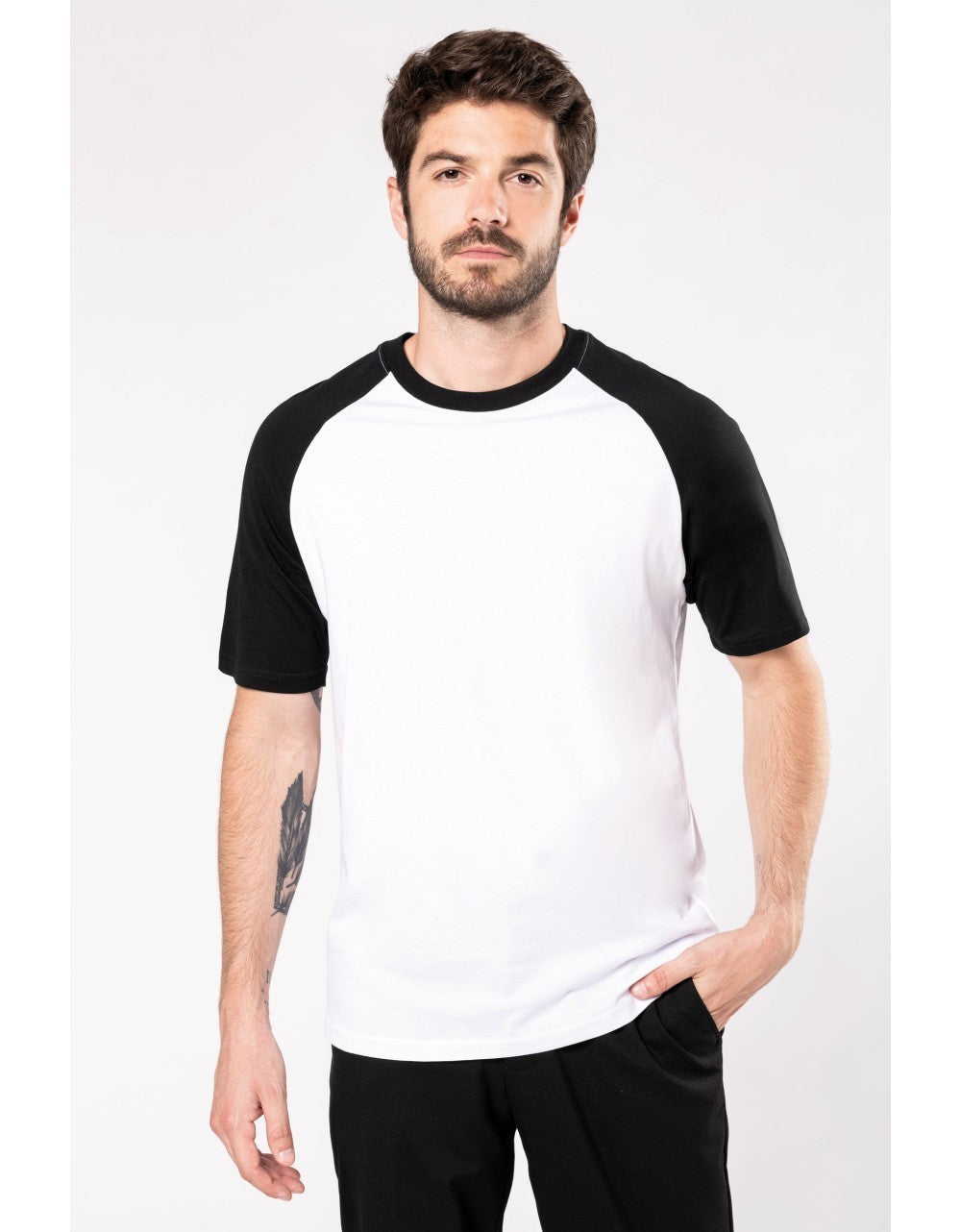 Weißes Baseball-T-Shirt